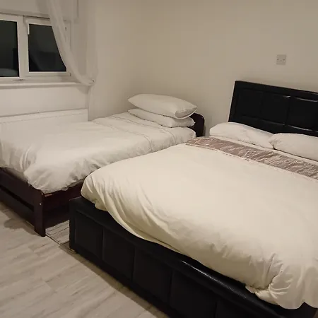 Annaswood Self Catering *