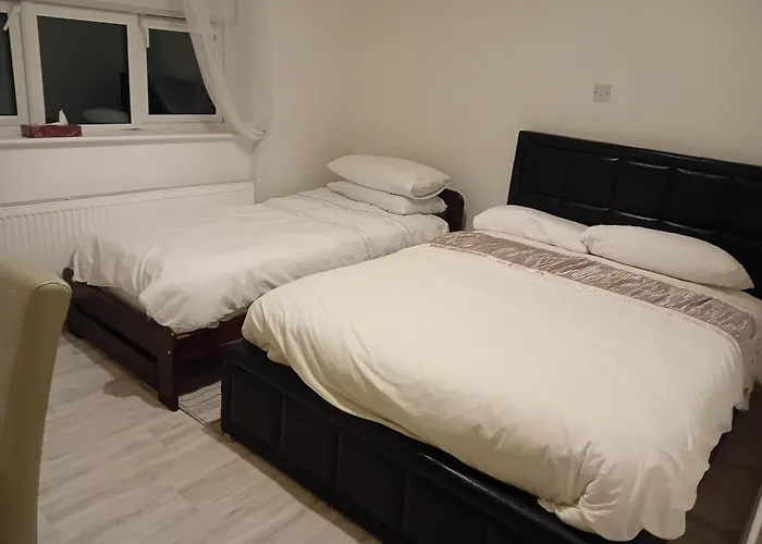 Annaswood Self Catering *